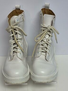 Soda Firm All White Boots 7.5 Lace Up Rounded Toe Chunky Platform Combat Ankle